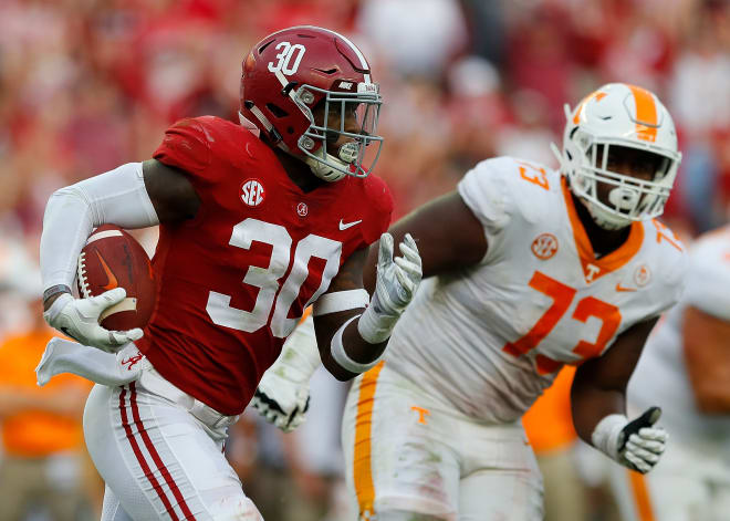 Alabama head coach Nick Saban left the door open for Mack Wilson (30) to return from injury this season. Photo | Getty Images 