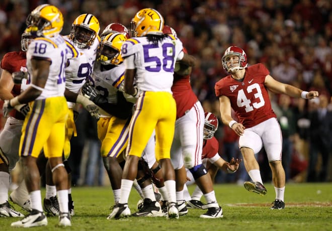 Alabama kicker Cade Foster (43) misses a field goal in overtime during the 2011 game against LSU. Photo | Getty Images 