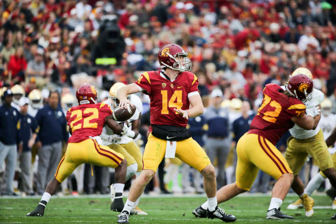 Sam Darnold throws a pass against Notre Dame.