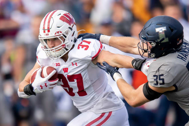 Wisconsin Badgers football running back Garrett Groshek