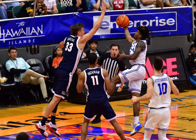 UCLA point guard Dylan Andrews drives to the basket for a layup attempt against Gonzaga during last season’s Maui Invitational.