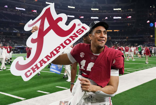 Alabama linebacker Henry To'o To'o (10) enjoys the victory after the 2021 College Football Playoff Semifinal game at the 86th Cotton Bowl in AT&T Stadium in Arlington, Texas Friday, Dec. 31, 2021. Alabama defeated Cincinnati 27-6 to advance to the national championship game. Photo | Gary Cosby Jr. / USA TODAY NETWORK