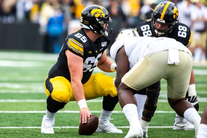 Iowa center Tyler Linderbaum (USA Today)