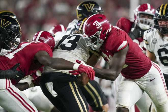 Alabama Crimson Tide linebacker Will Anderson Jr. (31) sacks Vanderbilt Commodores quarterback AJ Swann (13) during the second half at Bryant-Denny Stadium. Photo | Marvin Gentry-USA TODAY Sports