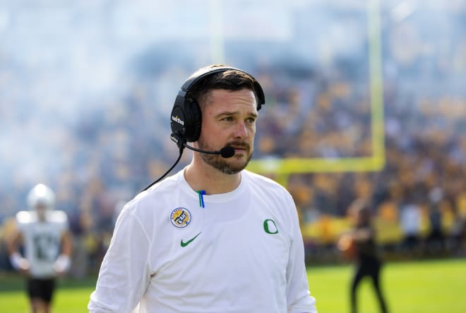 Oregon Ducks head coach Dan Lanning against the Arizona State Sun Devils at Mountain America Stadium. | Photo: Mark J. Rebilas-USA TODAY Sports