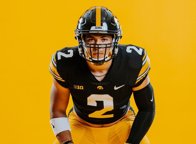 Linebacker Jayden Montgomery committed to the Hawkeyes on Tuesday.