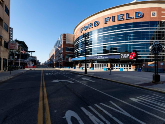 Outside view of Ford Field in Detroit 