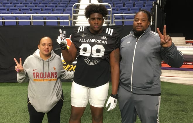 USC 4-star DE/OLB signee Drake Jackson with his step-mother Kristin and father Dennis after an All-American Bowl practice Thursday.