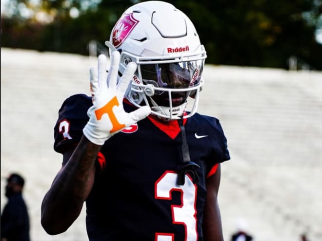 2024 Tennessee wide receiver commit Mazeo Bennett had a huge performance for Greenville (S.C.) this week. .