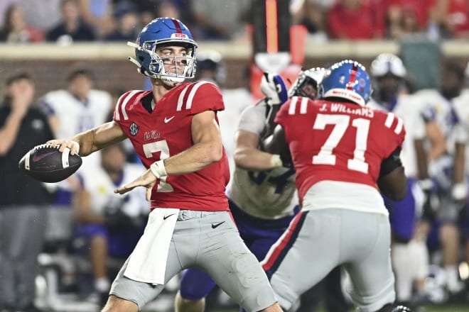 Former Ole Miss QB Luke Altmyer looking to establish himself at Illinois (USA Today Sports)