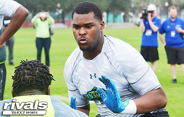Five-star Calvin Ashley is scheduled to visit Florida on Saturday