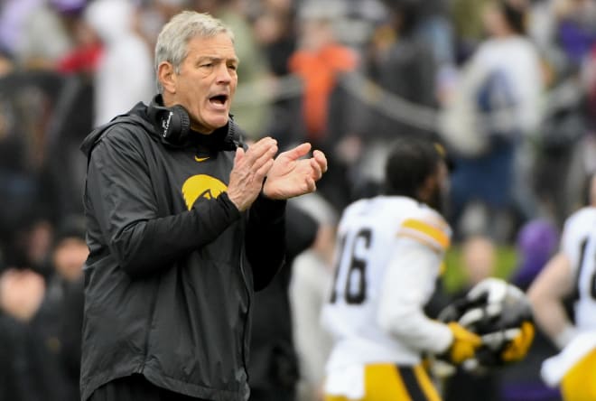 Of course we are going to use a picture of Kirk clapping. Photo: USA Today Sports