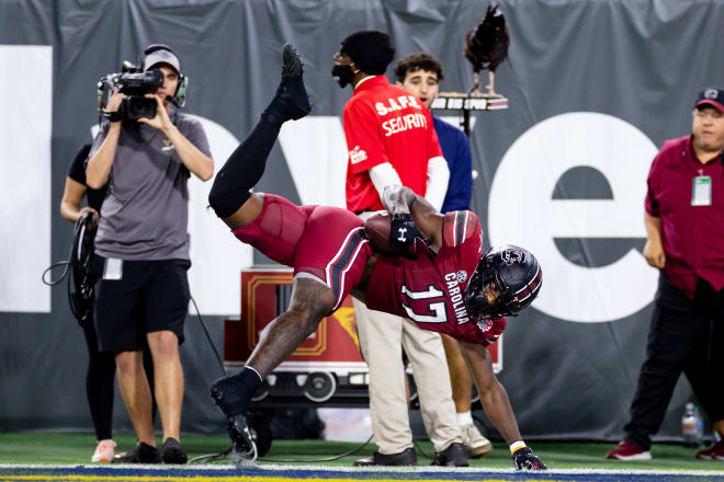 South Carolina receiver Xavier Legette (17) gives the Gamecocks a 31-24 lead over Notre Dame in the Gator Bowl with this TD catch.