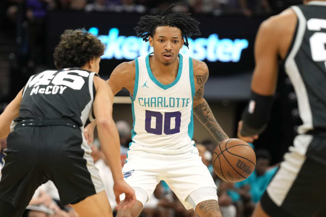 Former Arkansas guard Nick Smith Jr. plays for the Charlotte Hornets during a summer league matchup with San Antonio on July 3.