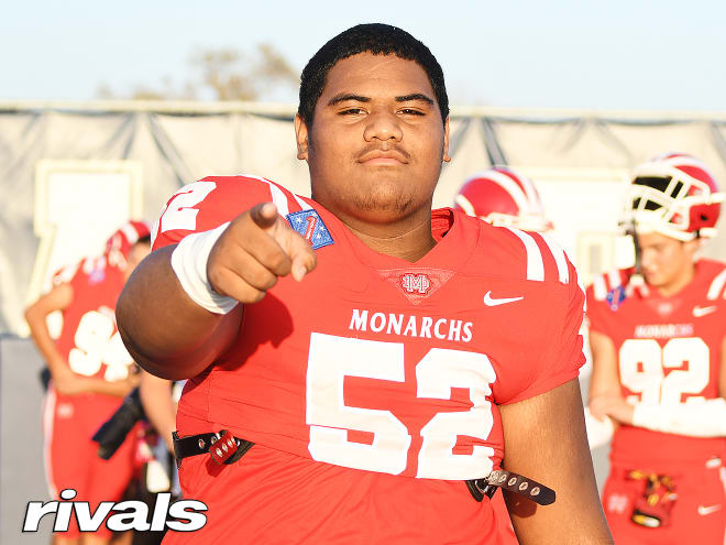 Tomuhini Topui, a 2026 Santa Ana (Calif.) Mater Dei defensive tackle, was among a host of recruits to pick up an offer after a visit Tuesday to UCLA.