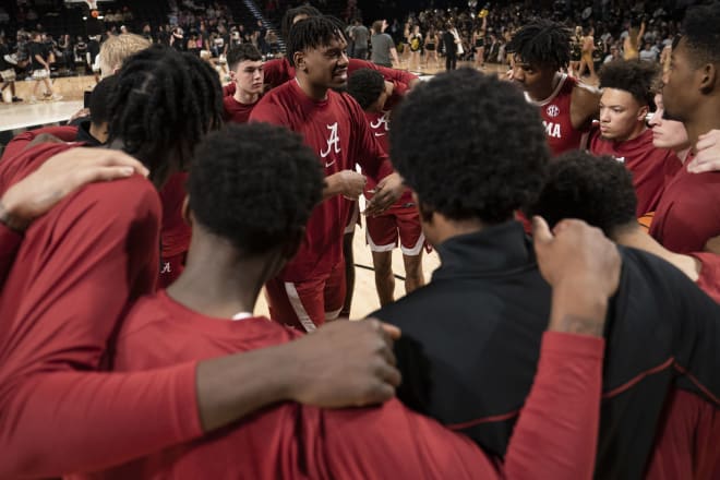 labama players huddle before the game against Vanderbilt at Memorial Gymnasium. Photo |  George Walker IV-USA TODAY Sports