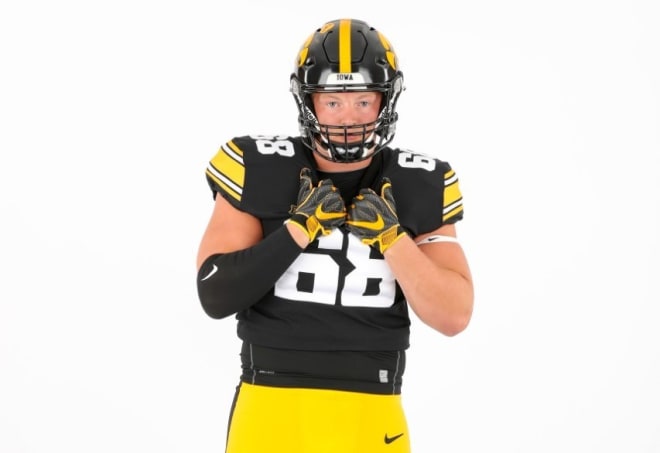 Aaron Graves made his official visit with the Hawkeyes this weekend.