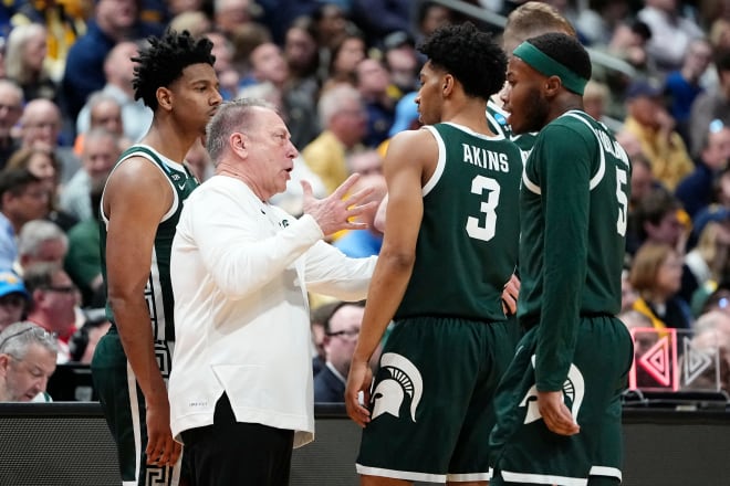 Michigan State Spartans head coach Tom Izzo talks to his players during the second round of the NCAA men s basketball tournament against the Marquette Golden Eagles at Nationwide Arena, Columbus, Ohio, March 19, 2023..