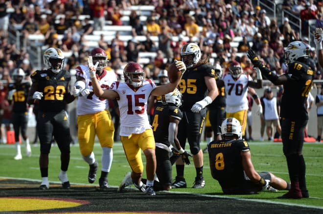 Drake London scores the first touchdown of the game Saturday for USC.