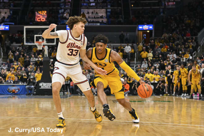 DeAndre Gholston, the winner of Saturday's game, scored 15 points.