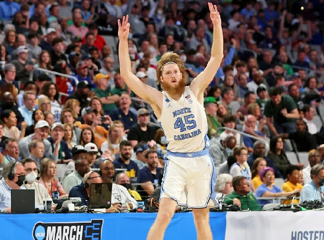 Brady Manek drops 28 in UNC's rout of Marquette