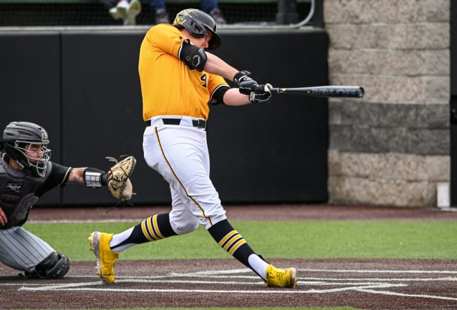 Former Iowa Hawkeyes pitcher Nick Allgeyer called up to Blue Jays