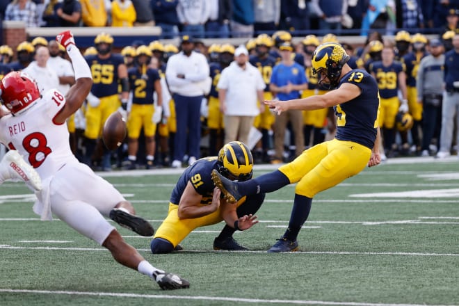 Michigan Wolverines football placekicker Jake Moody