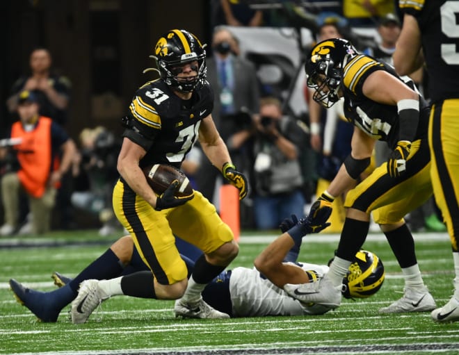 Pro Football Focus Grades: Iowa Defense - Go Iowa Awesome