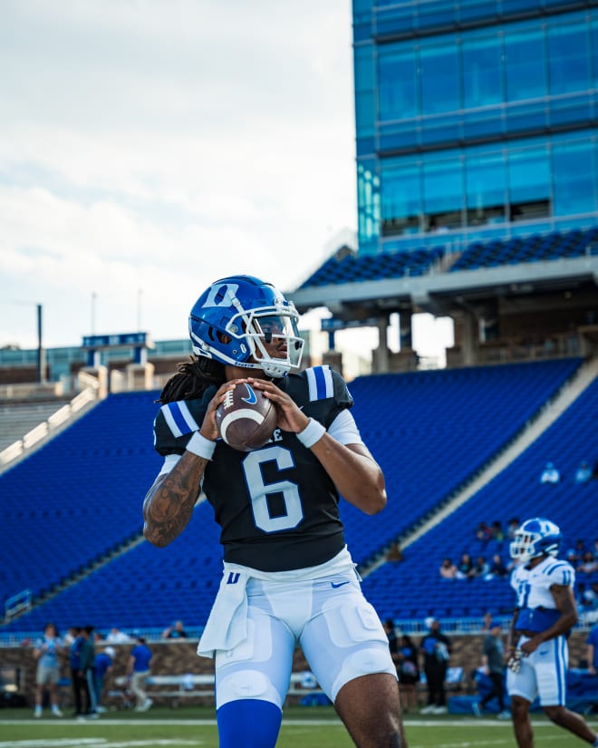 Duke's Maalik Murphy winds up to make a pass on Saturday night. 