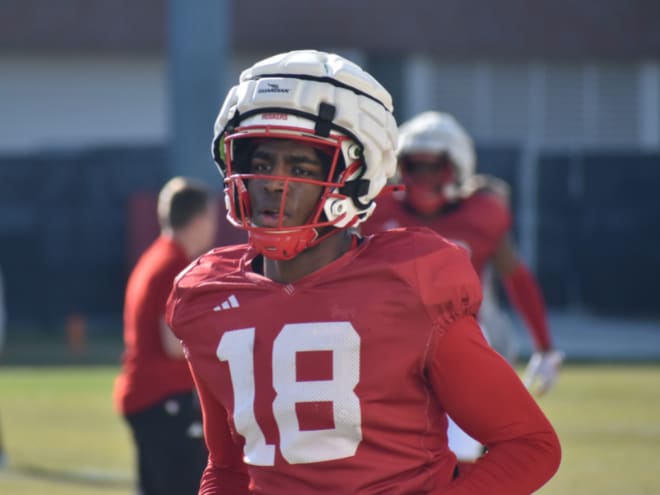 Nebraska football receiver Isaiah Neyor