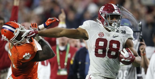 Junior tight end O.J. Howard tweeted on Monday that he would return to Alabama for his senior season.
