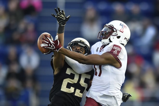 Temple receiver Adonis Jennings hauls in a pass during the Military Bowl against Wake Forest.