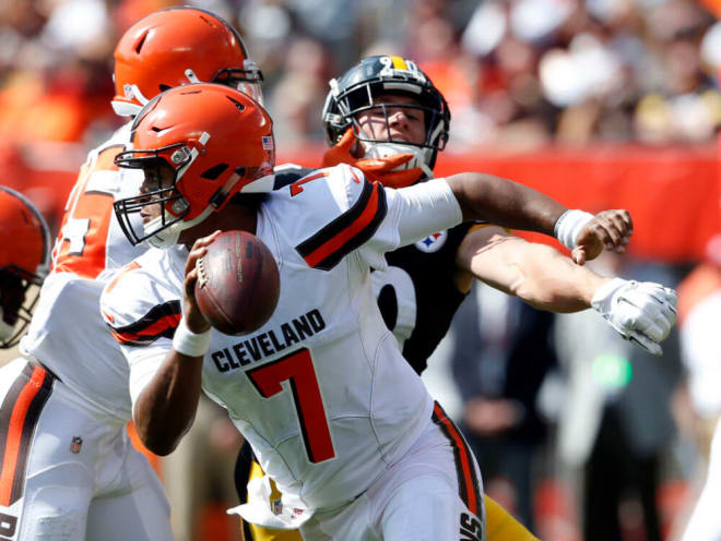 DeShone Kizer totaled two touchdowns in his first start in the NFL against the Pittsburgh Steelers.