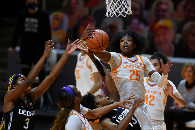 Tennessee guard Jordan Horston (25) blocks a shot against UConn on Jan. 21, 2021 in Knoxville.