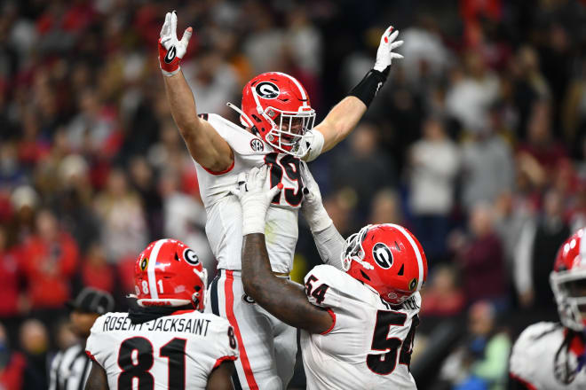 Georgia tight end Brock Bowers (19) during the 2022 National Championship Game at Lucas Oil Stadium in Indianapolis, Indiana. Photo by Radi Nabulsi.