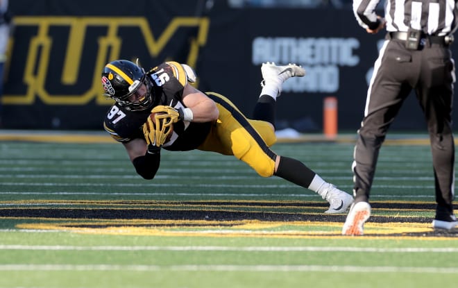 Zach VanValkenberg leads the Iowa defensive ine this season. (Photo: Hawkeyesports.com)