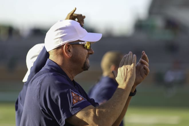 Roadrunner head coach Jeff Traylor