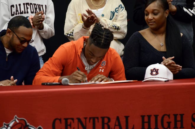 Cam Coleman signed with Auburn Wednesday.