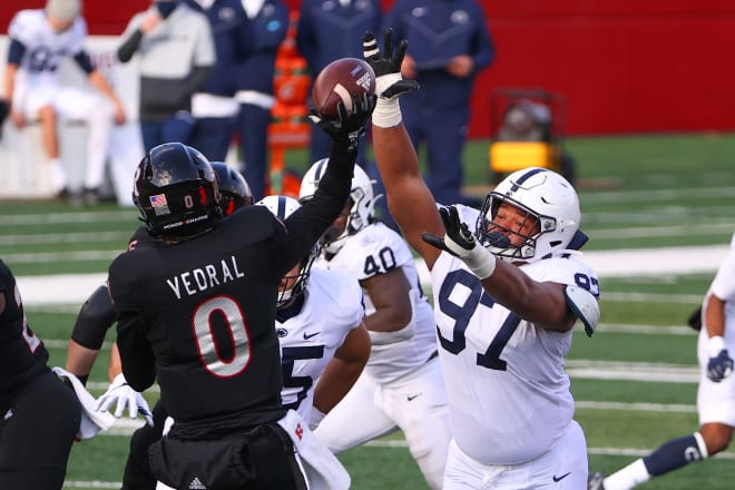 Penn State defensive tackle PJ Mustipher