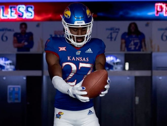 Davis gave his commitment to the Kansas coaches before his official visit