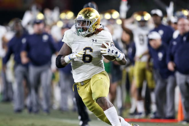 Running back Tony Jones Jr. and the Irish won 24-17 at USC last year, and will now try to make it two in a row in California for the first time ever in season finales.