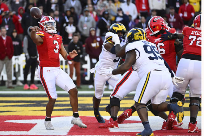 Taulia Tagovailoa (No. 3) throws the ball away out of the end zone in the fourth quarter. 