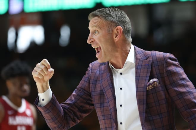 Alabama Crimson Tide head coach Nate Oats during the second half against the Tennessee Volunteers at Thompson-Boling Arena at Food City Center. Photo | Randy Sartin-USA TODAY Sports