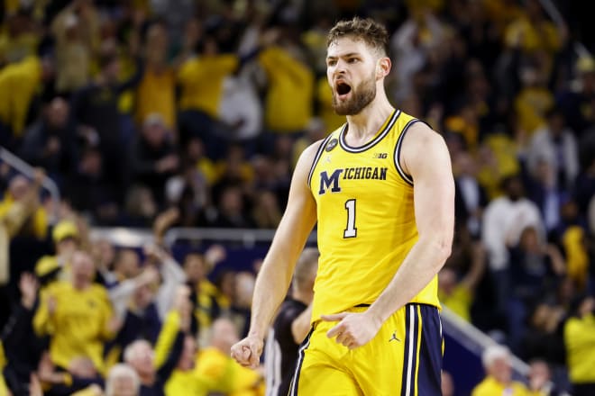 Michigan transfer Hunter Dickinson met with Arkansas via Zoom on Tuesday.