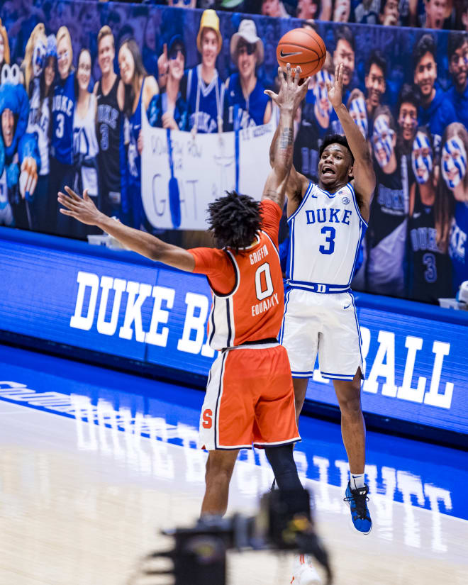 Jeremy Roach scored 14 points in the first half. 