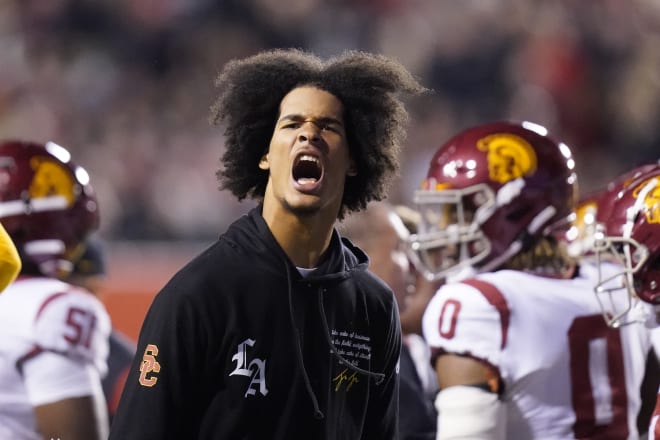 USC linebacker Eric Gentry encourages his teammates after having to leave the game Saturday at Utah with an injury.