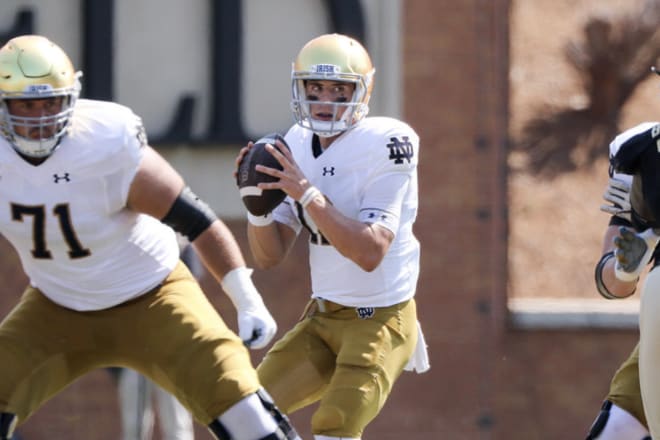 Notre Dame senior QB Ian Book Named To Davey O'Brien Watch List after passing for 2,628 yards and accounting for 23 TD's last fall.
