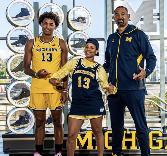 No. 22 Michigan has 3 Howards: Juwan and sons, Jace and Jett