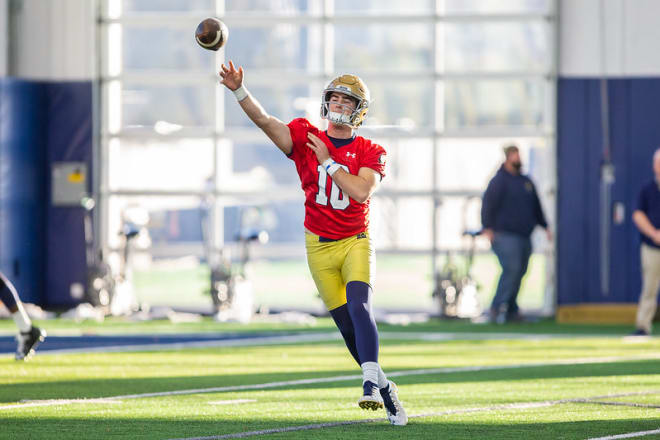 Notre Dame freshman quarterback Drew Pyne