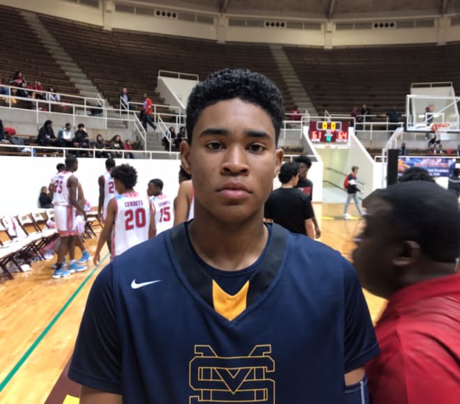 Michigan Wolverines Basketball sophomore target Colin Smith is one of the top sophomores in the nation.